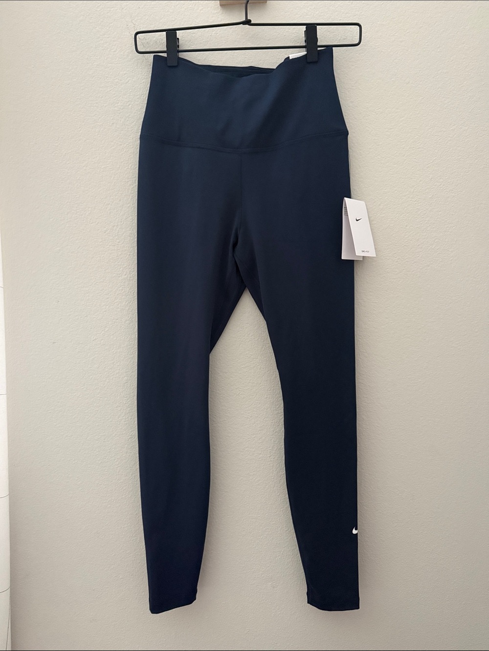 NWT Nike One Dri-FIT high rise leggings in navy size small